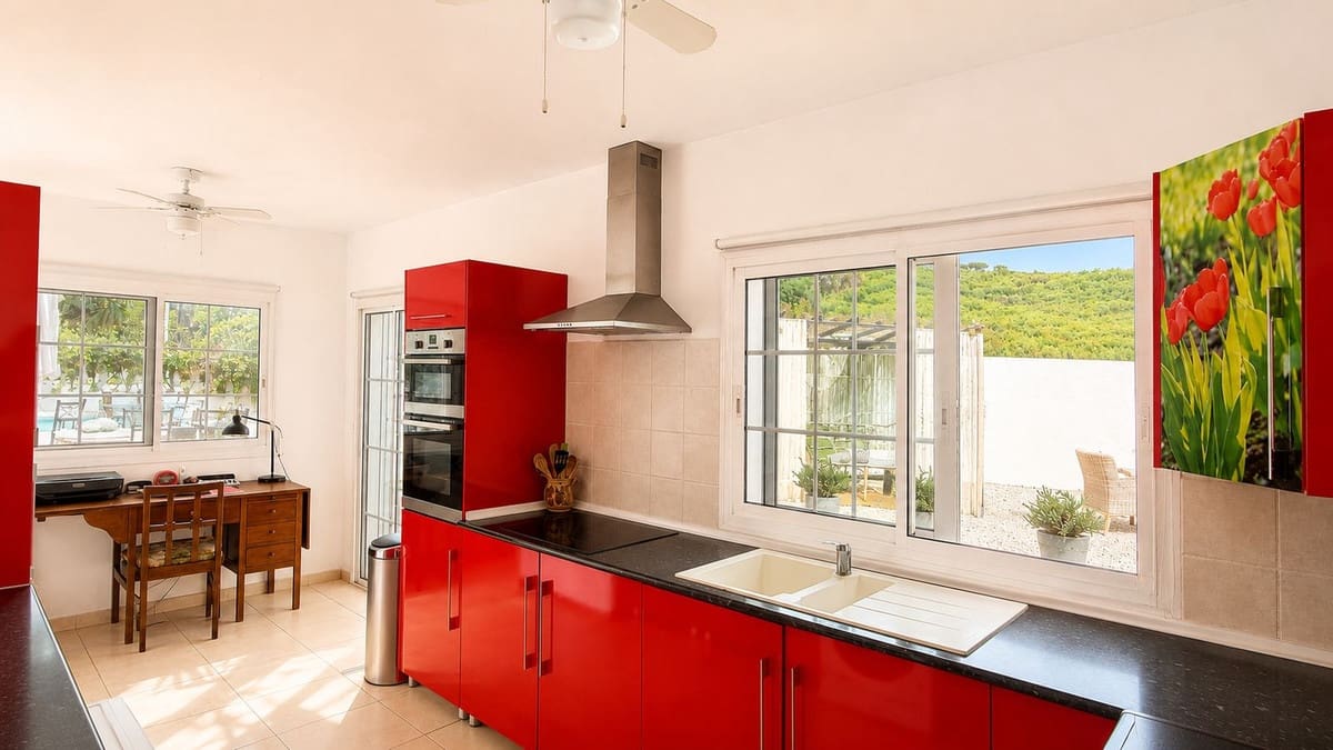 4 soveværelse Finca/Landehus til salg i Alhaurin el Grande med swimmingpool garage - € 650.000 (Ref: 9928233)