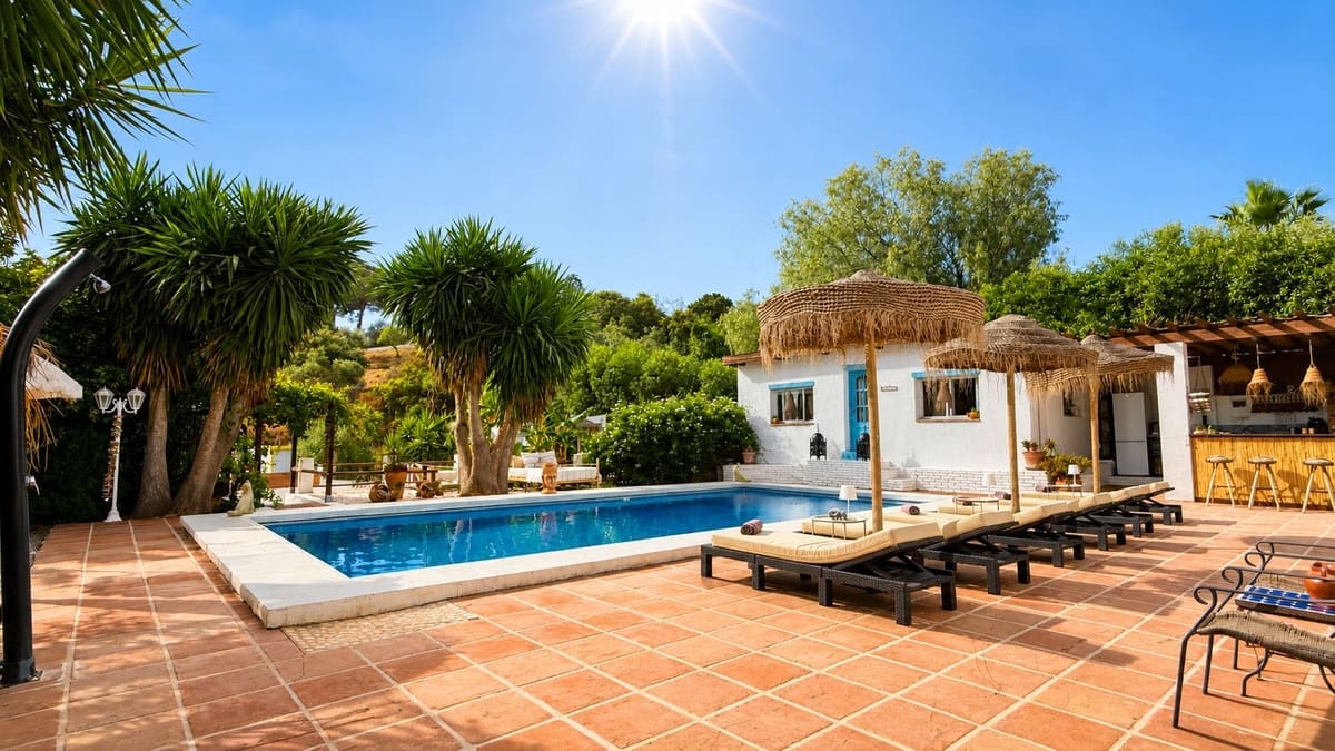 4 soveværelse Finca/Landehus til salg i Alhaurin el Grande med swimmingpool garage - € 650.000 (Ref: 9928233)