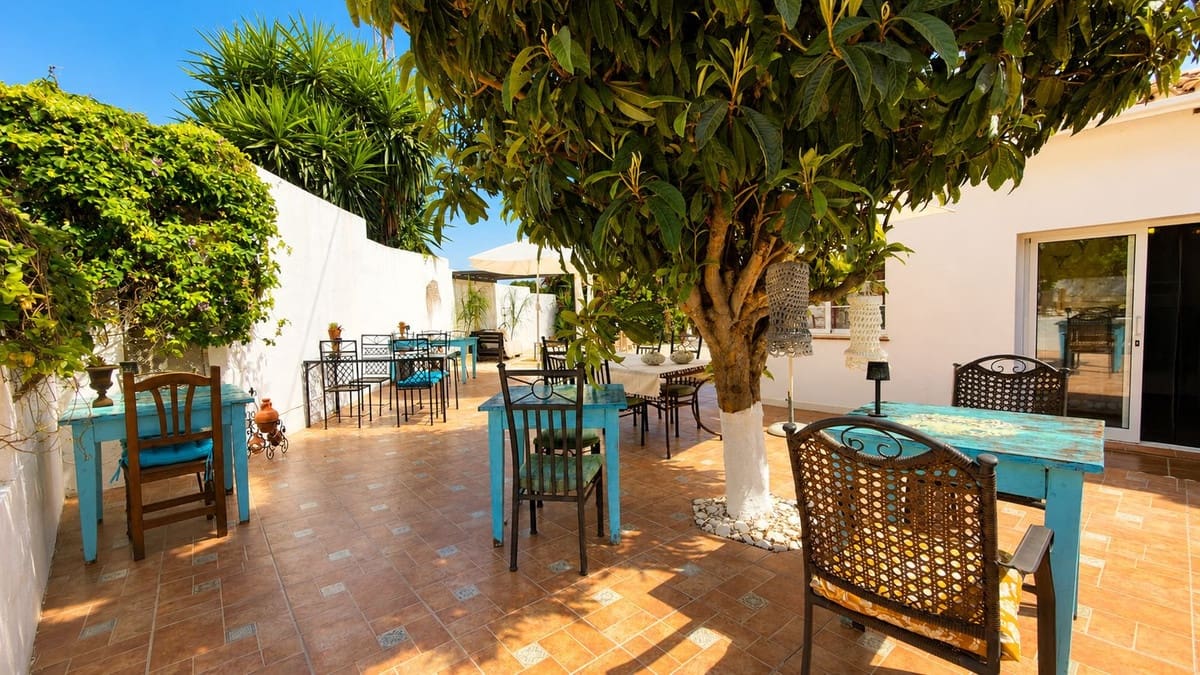 4 soveværelse Finca/Landehus til salg i Alhaurin el Grande med swimmingpool garage - € 650.000 (Ref: 9928233)