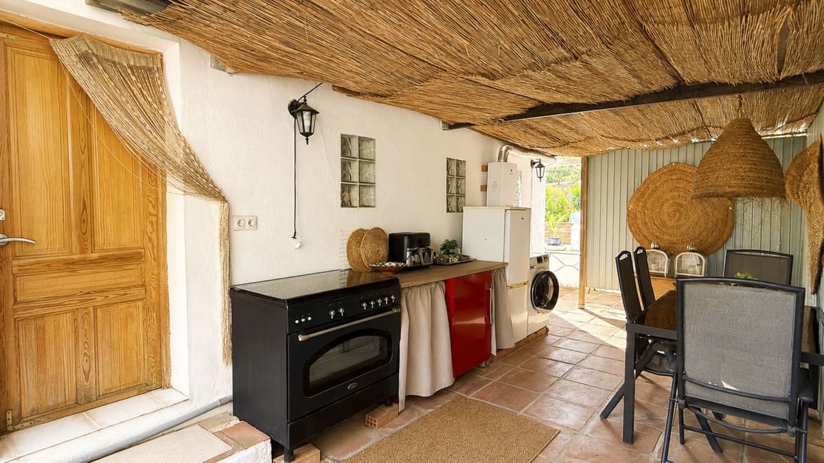 4 soveværelse Finca/Landehus til salg i Alhaurin el Grande med swimmingpool garage - € 650.000 (Ref: 9928233)