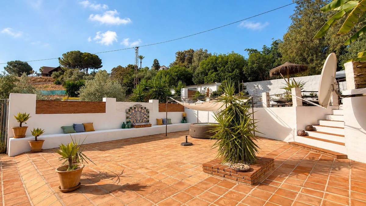 4 soveværelse Finca/Landehus til salg i Alhaurin el Grande med swimmingpool garage - € 650.000 (Ref: 9928233)