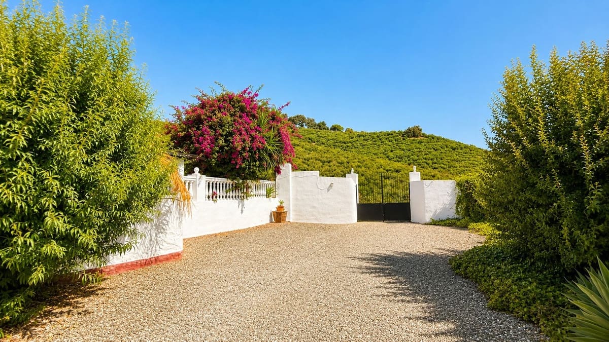 4 soveværelse Finca/Landehus til salg i Alhaurin el Grande med swimmingpool garage - € 650.000 (Ref: 9928233)