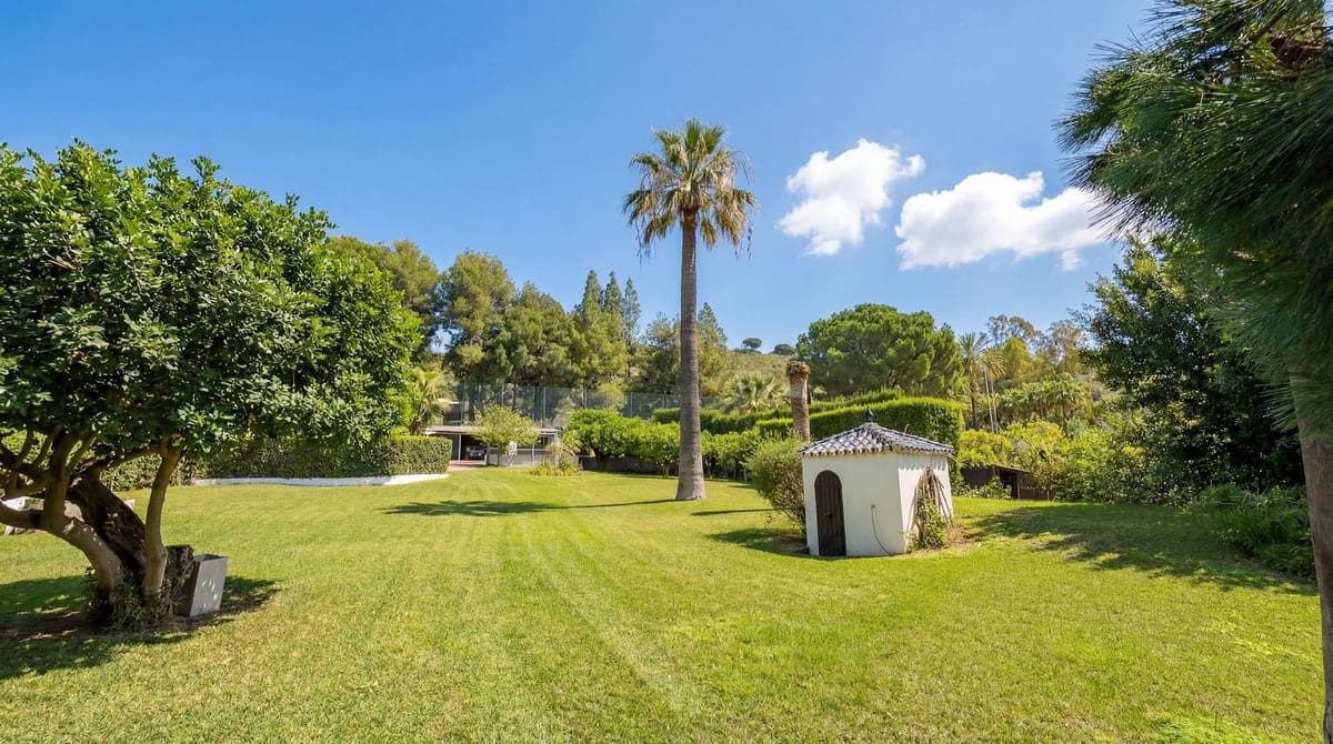 5 soveværelse Finca/Landehus til salg i Alhaurin el Grande med swimmingpool garage - € 2.150.000 (Ref: 9932449)