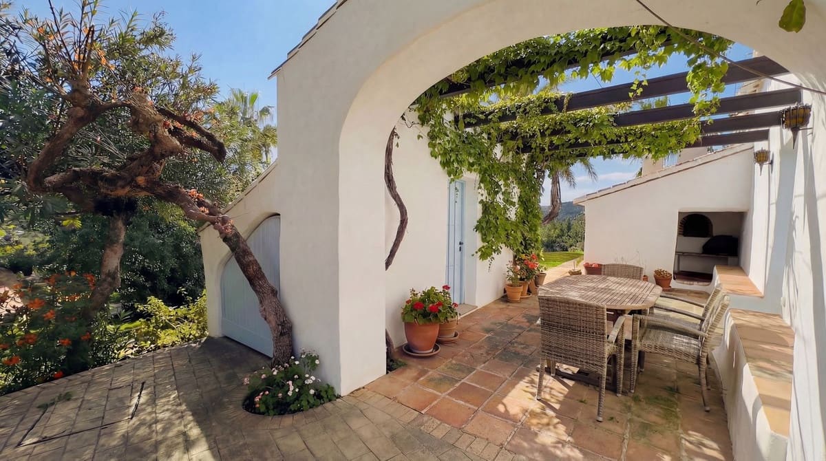 5 soveværelse Finca/Landehus til salg i Alhaurin el Grande med swimmingpool garage - € 2.150.000 (Ref: 9932449)