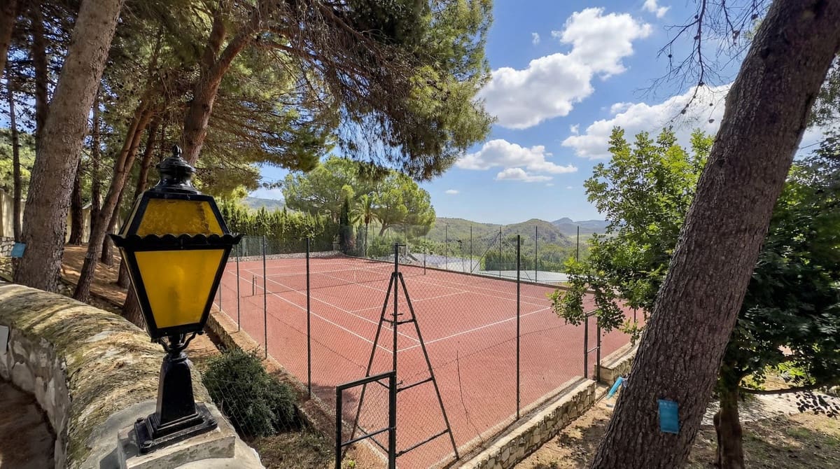 5 soveværelse Finca/Landehus til salg i Alhaurin el Grande med swimmingpool garage - € 2.150.000 (Ref: 9932449)