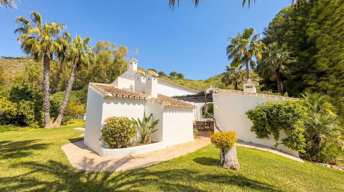 5 soveværelse Finca/Landehus til salg i Alhaurin el Grande med swimmingpool garage - € 2.150.000 (Ref: 9932449)