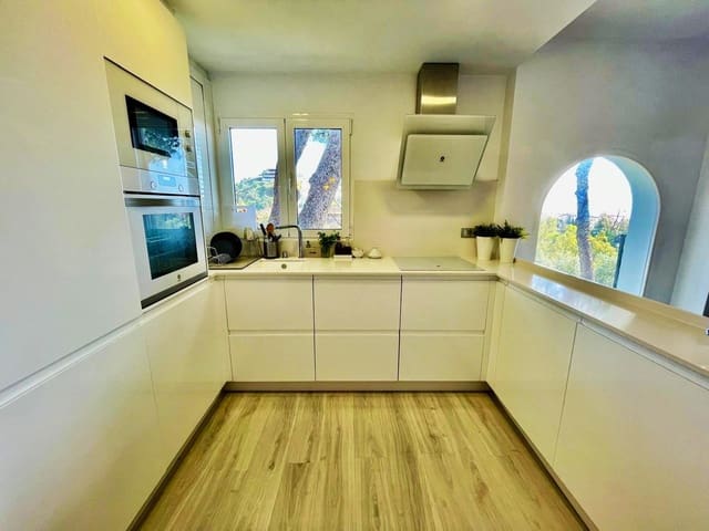 2 makuuhuone Rivitalo myytävänä paikassa Torremuelle, Benalmádena mukana uima-altaan - 412 000 € (Ref: 10133568)