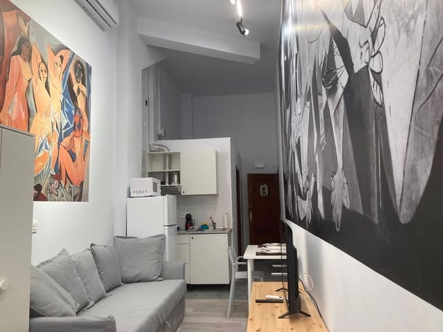 Hotel de 4 habitaciones en La Trinidad, Málaga ciudad en venta - 570.000 € (Ref: 10133569)