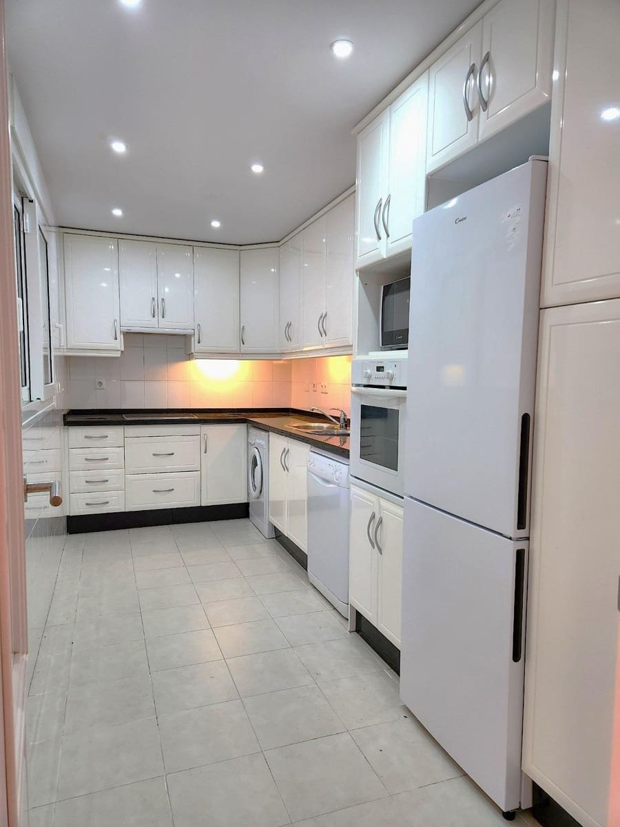 2 soveværelse Lejlighed til salg i Benalmadena med swimmingpool - € 423.000 (Ref: 10133570)