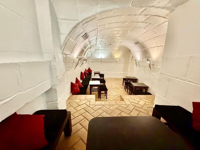 6 slaapkamer Bedrijf te koop in Arroyo de la Miel, Benalmádena - € 215.000 (Ref: 10133572)