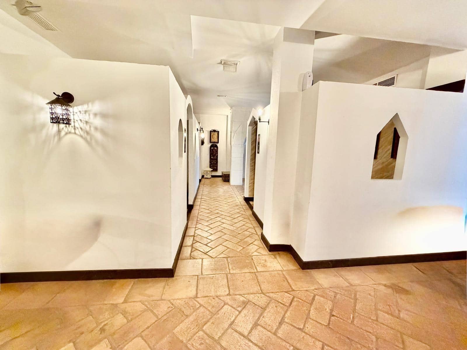 6 bedroom Business for sale in Arroyo de la Miel - € 215,000 (Ref: 10133572)