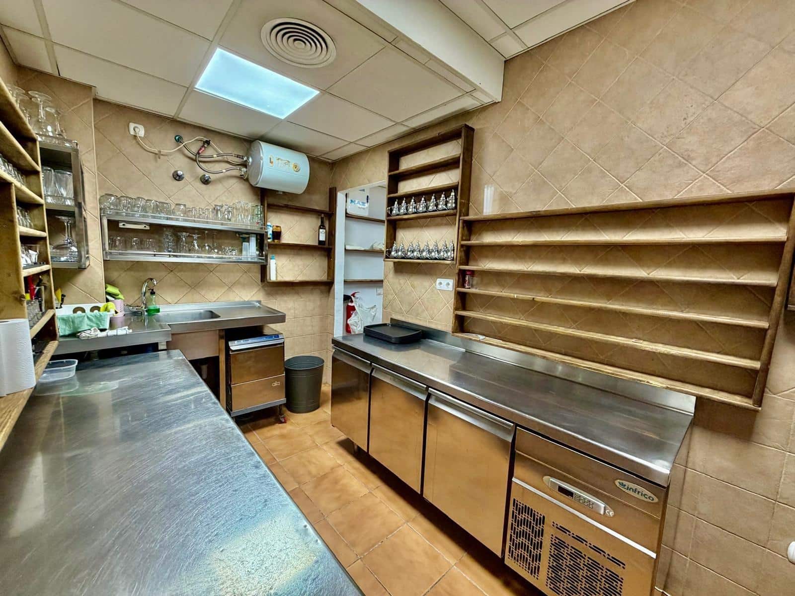 6 bedroom Business for sale in Arroyo de la Miel - € 215,000 (Ref: 10133572)