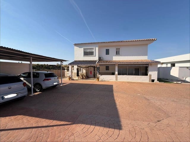 6 Zimmer Villa zu verkaufen in Alhaurín de la Torre mit Pool Garage - 749.000 € (Ref: 10133573)
