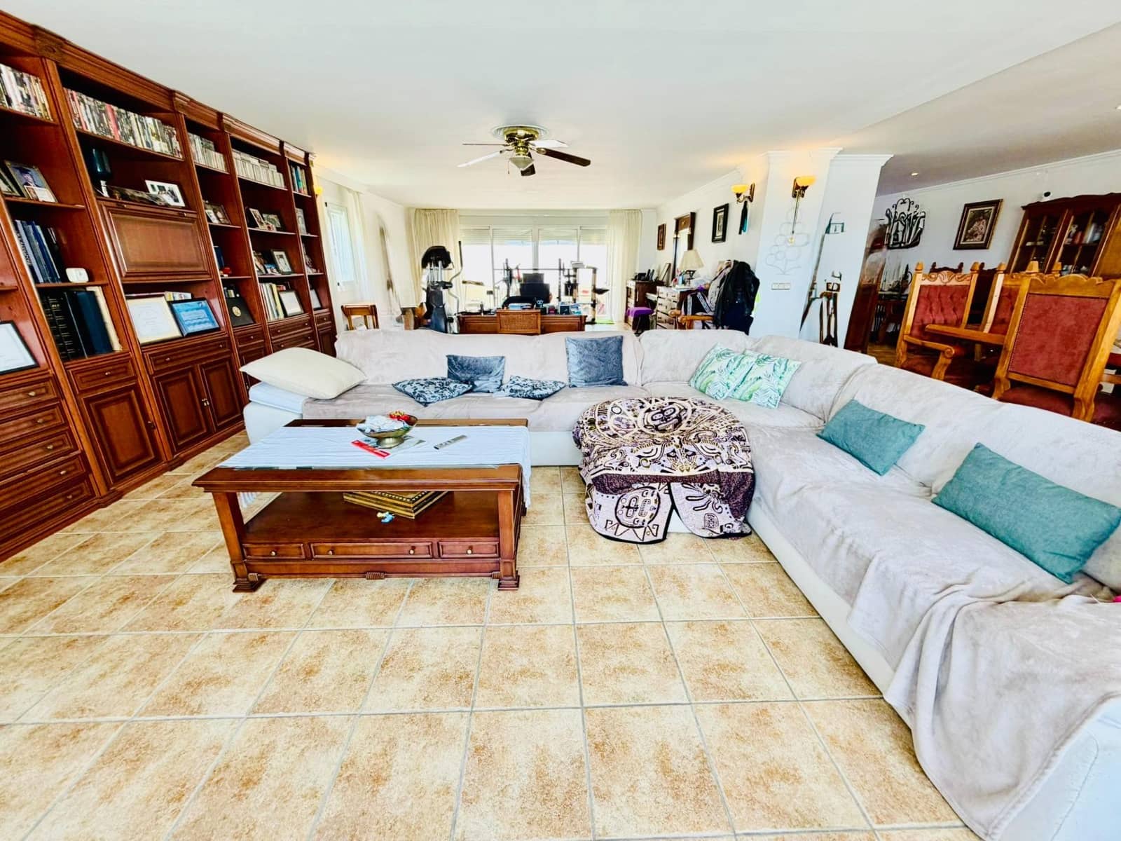 6 Zimmer Villa zu verkaufen in Alhaurin de la Torre mit Pool Garage - 749.000 € (Ref: 10133573)