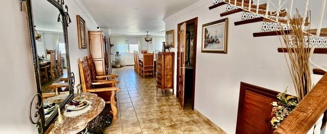 6 makuuhuone Huvila myytävänä paikassa Alhaurín de la Torre mukana uima-altaan 
autotalli - 749 000 € (Ref: 10133573)