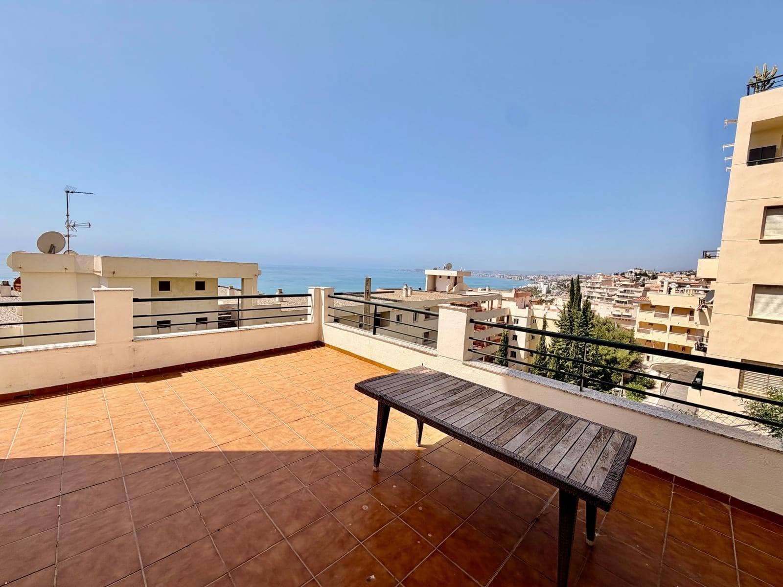 3 soveværelse Lejlighed til salg i Torrequebrada med swimmingpool garage - € 499.000 (Ref: 10133580)