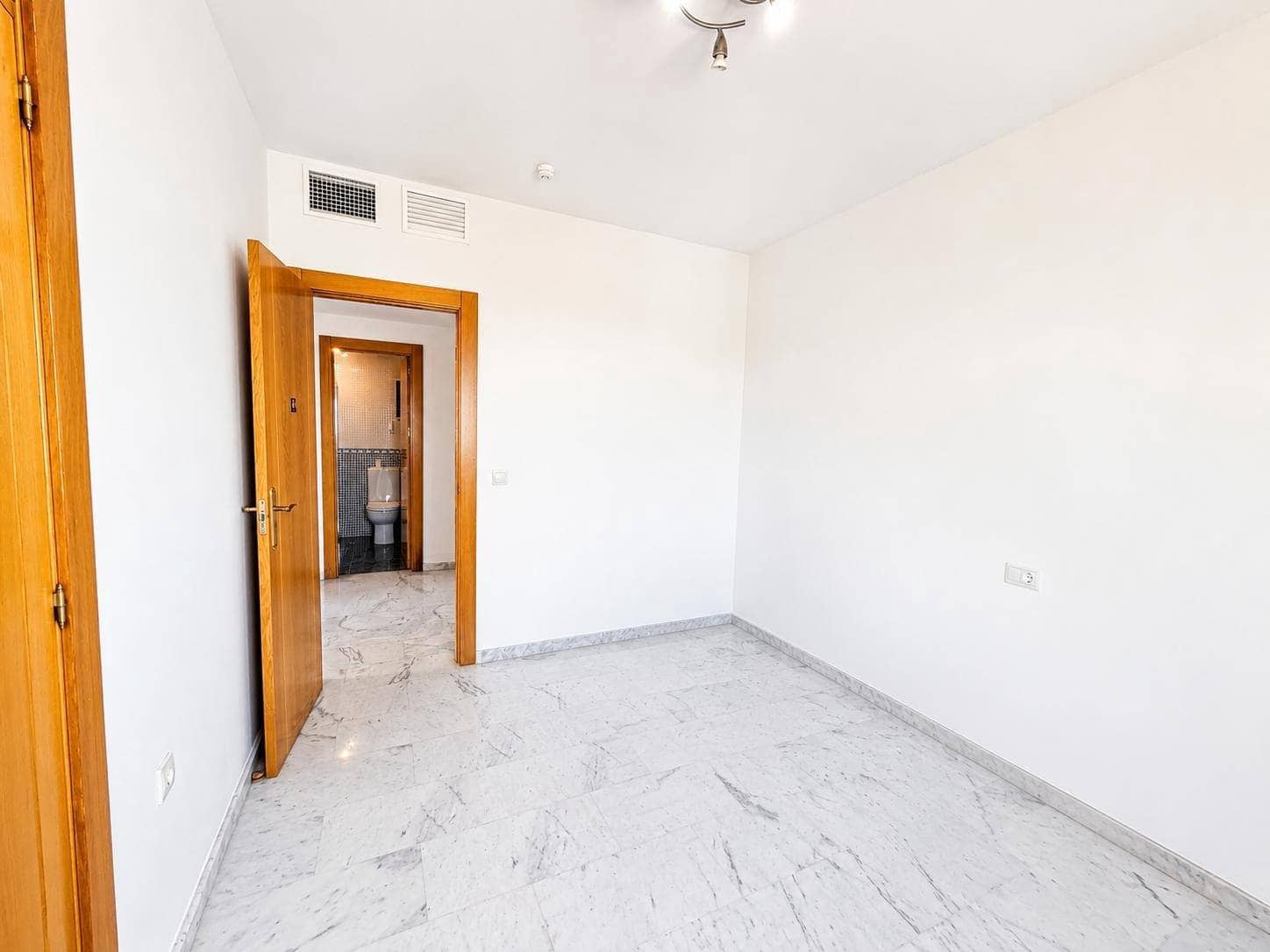 3 bedroom Apartment for sale in Torrequebrada with pool garage - € 499,000 (Ref: 10133580)