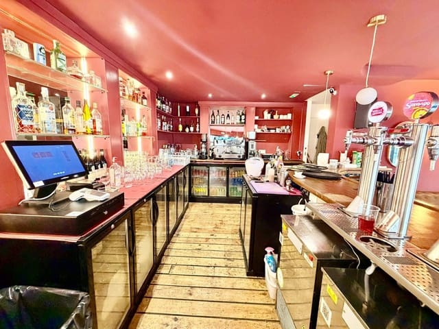 4 soveværelse Erhverv til salg i Arroyo de la Miel, Benalmádena med garage - € 75.000 (Ref: 10133581)