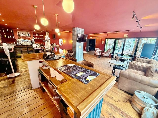 4 soveværelse Erhverv til salg i Arroyo de la Miel, Benalmádena med garage - € 75.000 (Ref: 10133581)