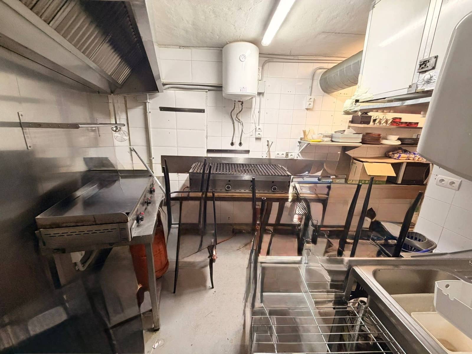 4 bedroom Commercial for sale in Arroyo de la Miel with garage - € 75,000 (Ref: 10133581)