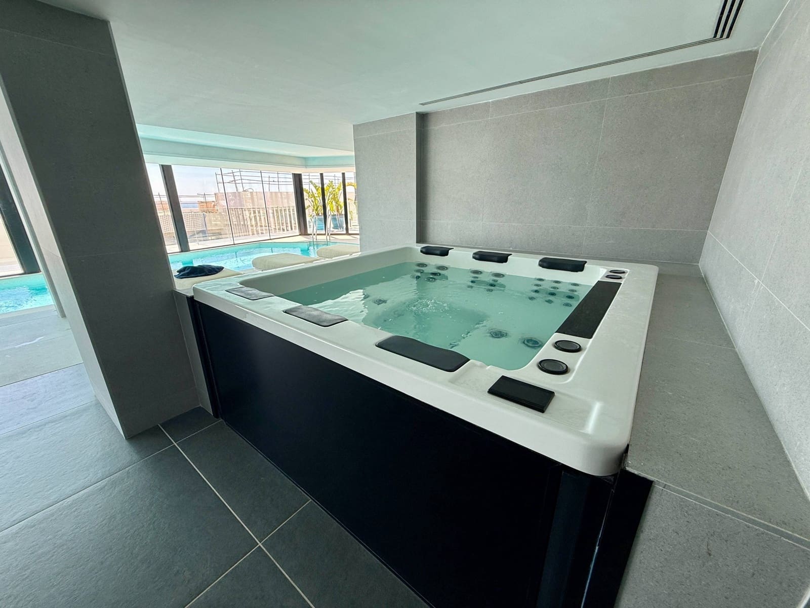 2 sypialnia Apartament na sprzedaż w Carvajal z basenem garażem - 994 000 € (Ref: 10139941)