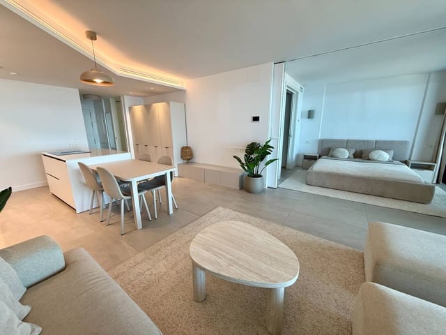 Apartamento de 2 habitaciones en Carvajal, Fuengirola en venta con piscina garaje - 945.000 € (Ref: 10139941)