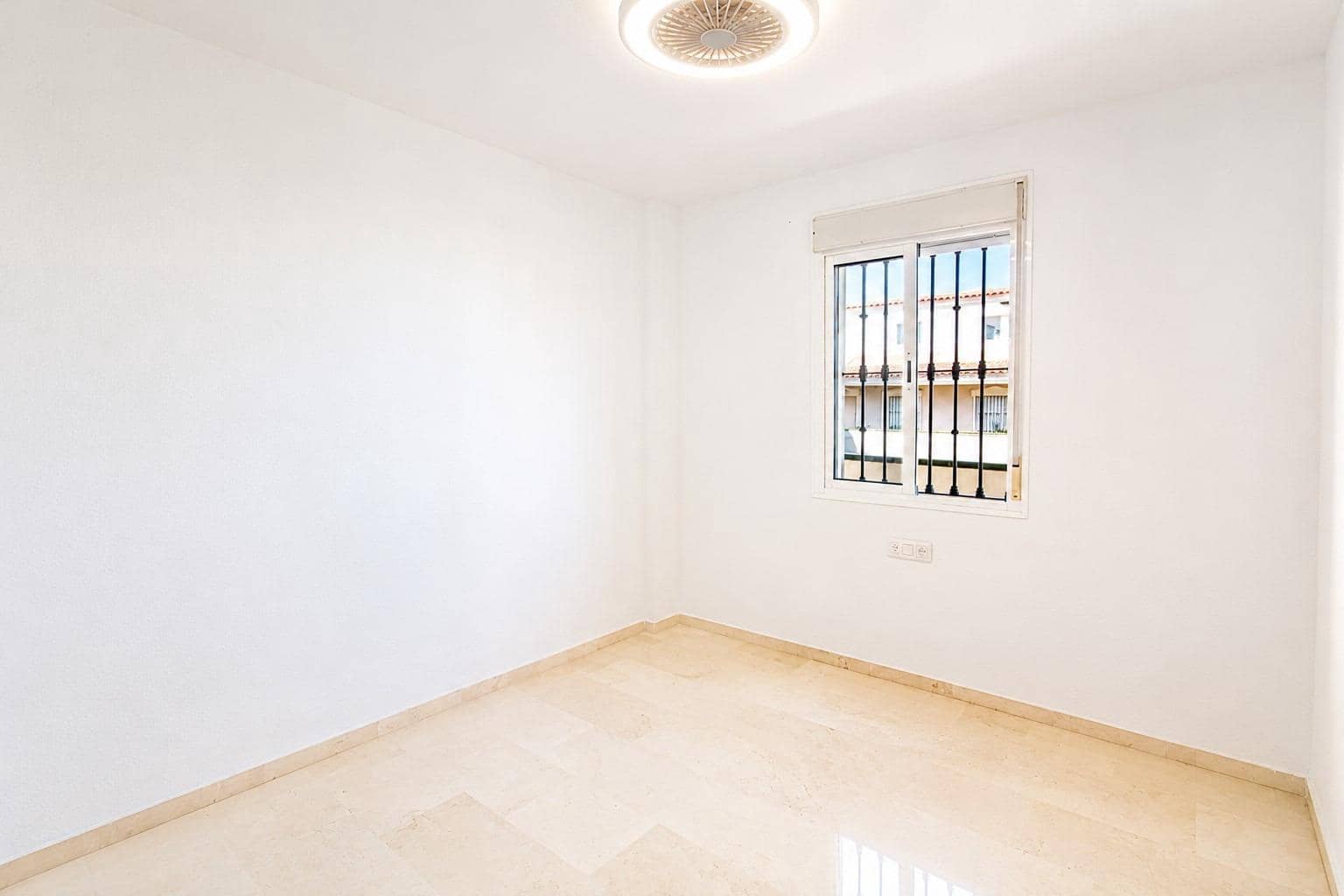 Ático de 3 habitaciones en Benalmádena en venta con piscina garaje - 525.000 € (Ref: 10148960)