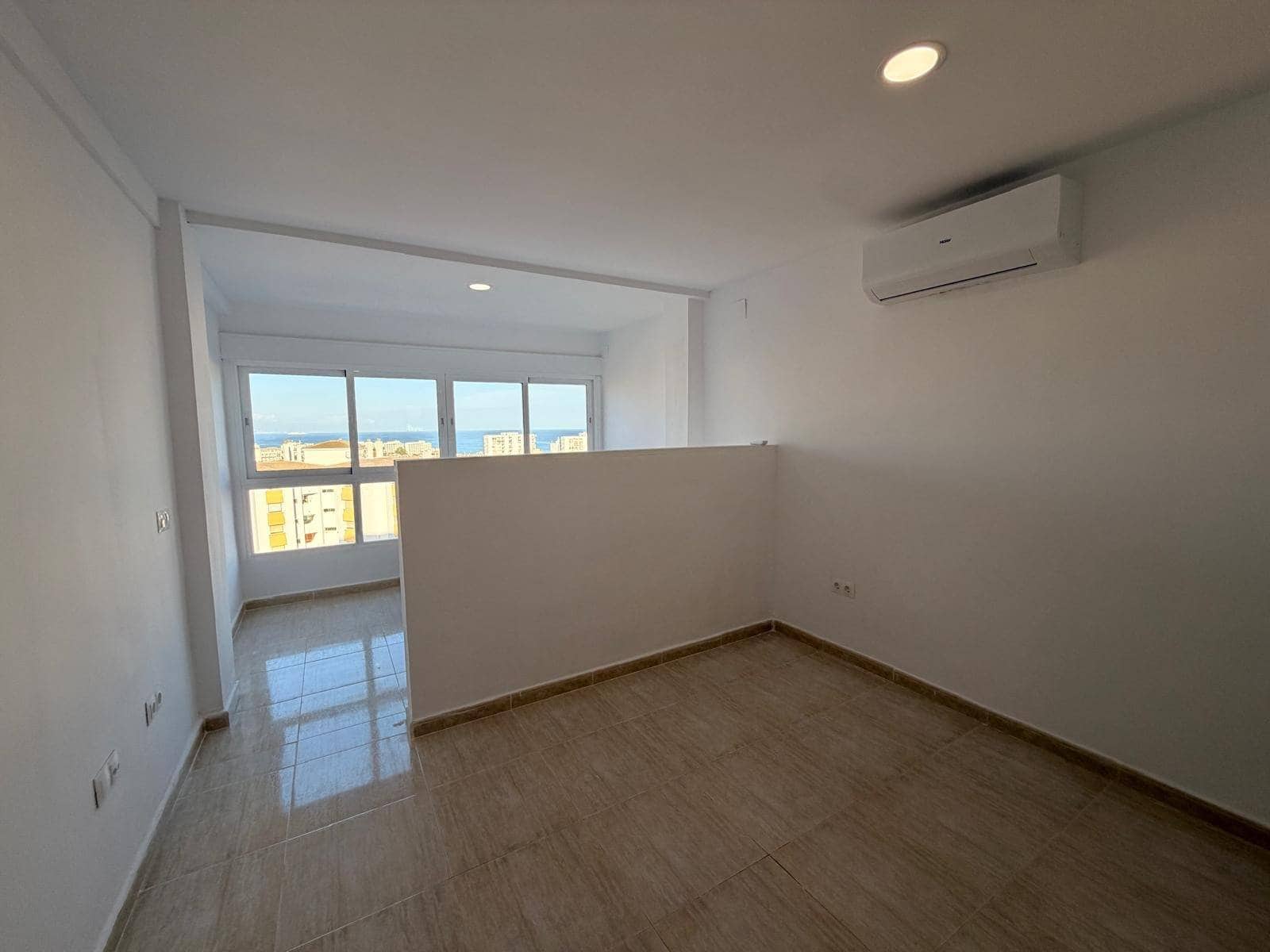 Appartement de 1 chambre à louer à Benalmadena Costa avec piscine - 1 100 € (Ref: 10155469)