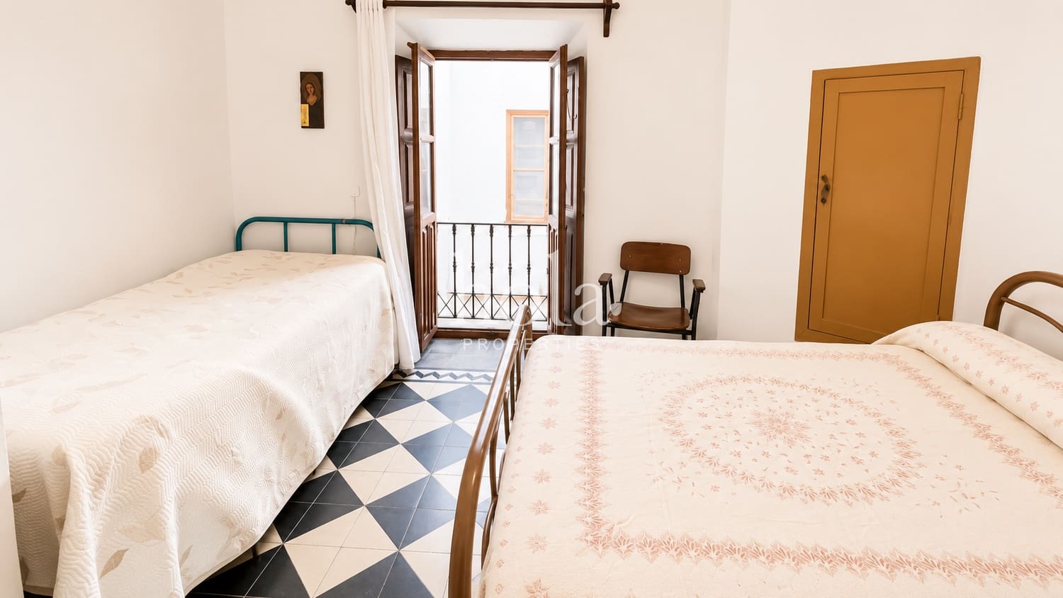 Casa de 13 habitaciones en Lanjarón en venta - 150.000 € (Ref: 10060845)