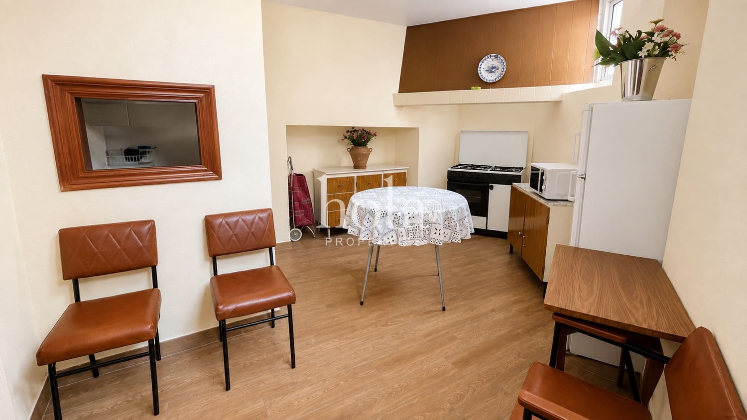 Casa de 13 habitaciones en Lanjarón en venta - 150.000 € (Ref: 10060845)