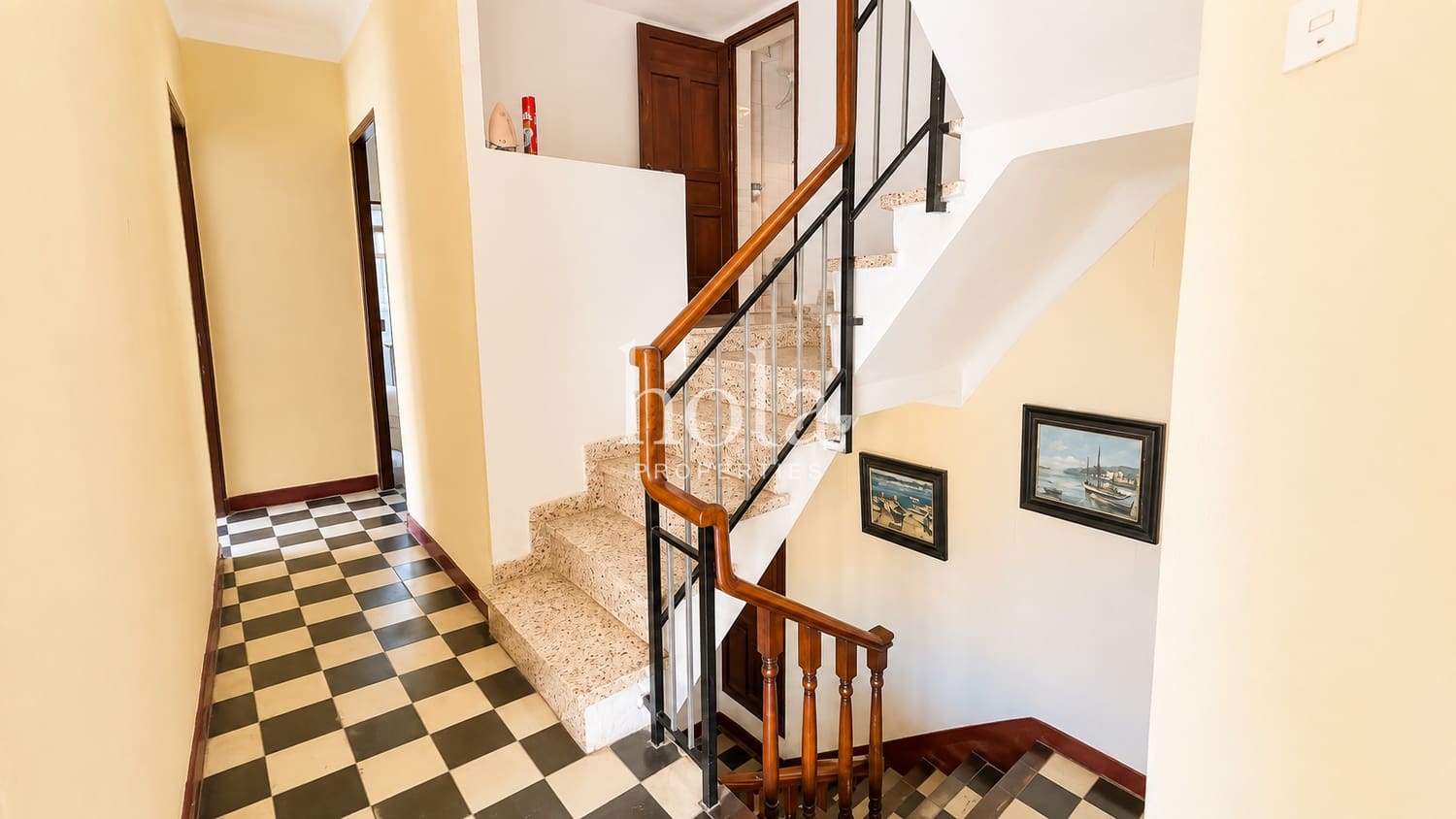 Casa de 13 habitaciones en Lanjarón en venta - 150.000 € (Ref: 10060845)