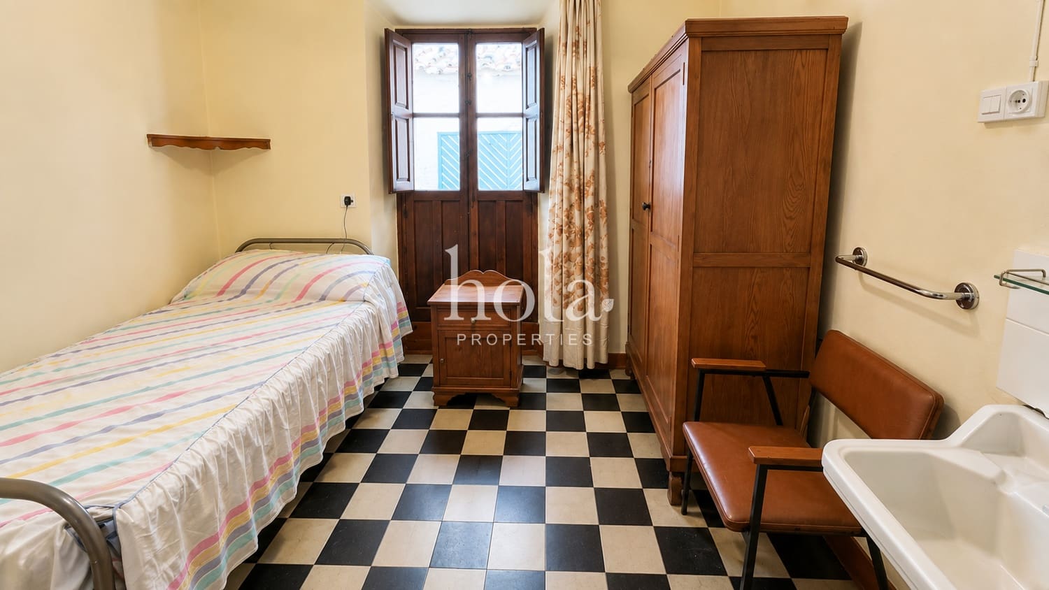 Casa de 13 habitaciones en Lanjarón en venta - 150.000 € (Ref: 10060845)