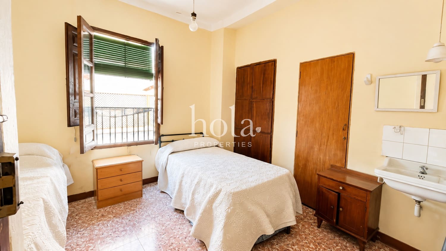 Casa de 13 habitaciones en Lanjarón en venta - 150.000 € (Ref: 10060845)