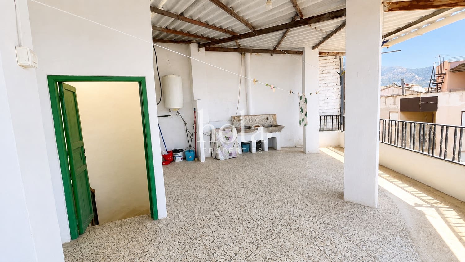 Casa de 13 habitaciones en Lanjarón en venta - 150.000 € (Ref: 10060845)
