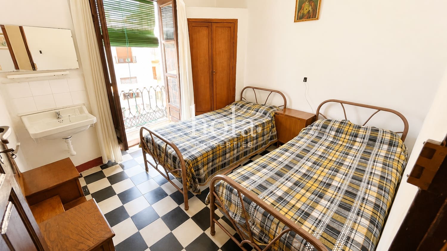 Casa de 13 habitaciones en Lanjarón en venta - 150.000 € (Ref: 10060845)