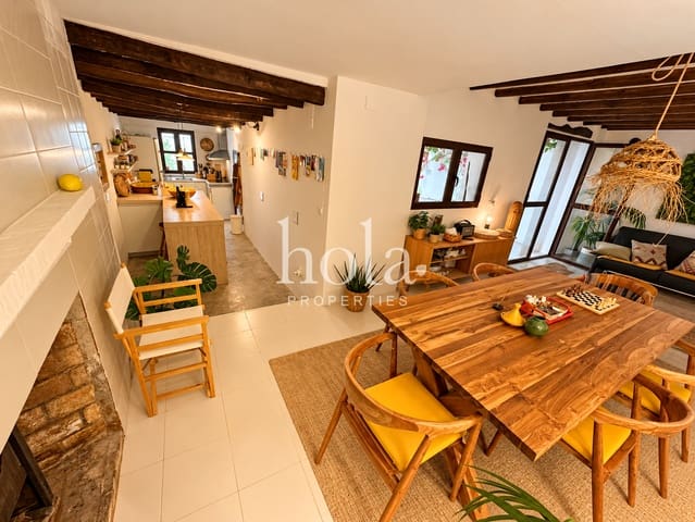 5 soverom Hus til salgs i Pinos del Valle, El Pinar med svømmebasseng - € 300 000 (Ref: 10157157)