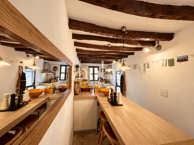 5 soverom Hus til salgs i Pinos del Valle, El Pinar med svømmebasseng - € 300 000 (Ref: 10157157)