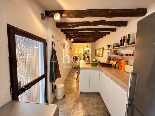 5 soverom Hus til salgs i Pinos del Valle, El Pinar med svømmebasseng - € 300 000 (Ref: 10157157)