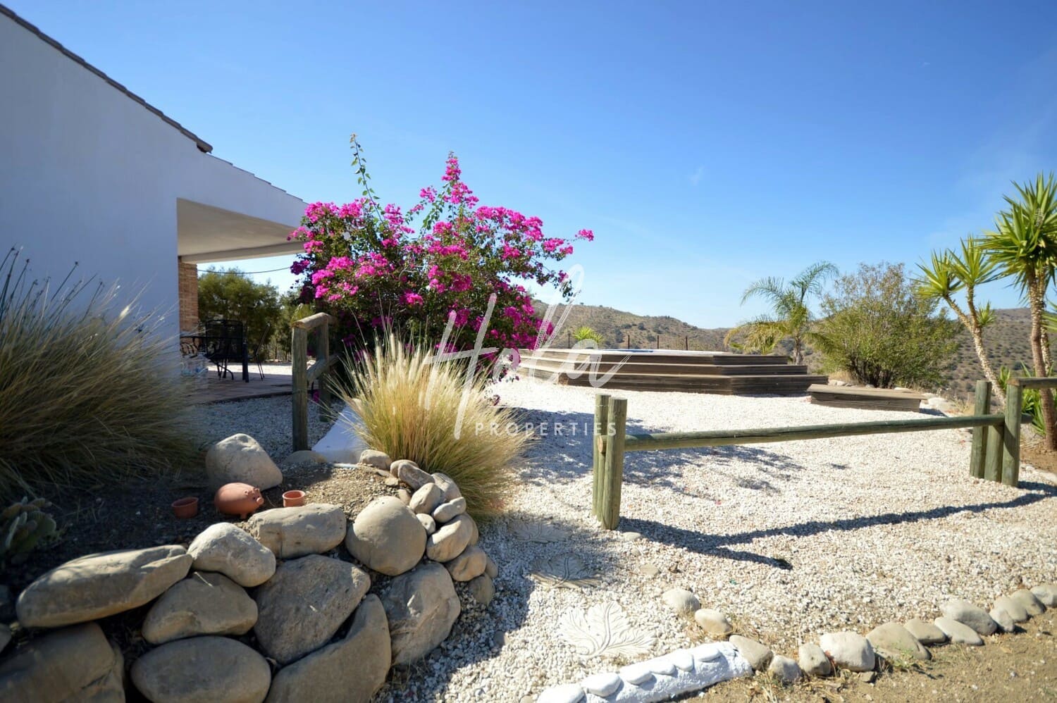 2 bedroom Townhouse for sale in Alora with pool € 145,000 (Ref 7794779)