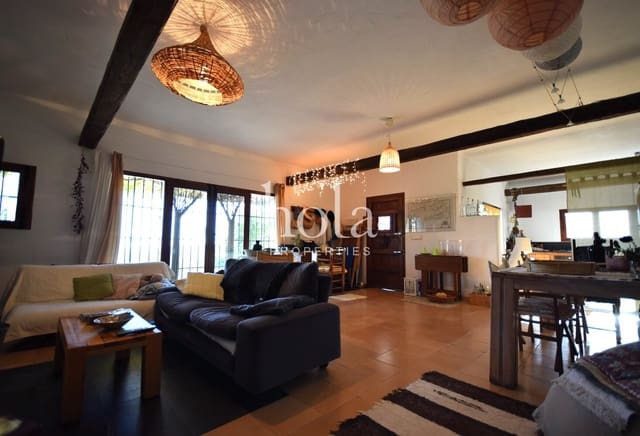 3 bedroom Finca/Country House for sale in Válor with garage - € 190,000 (Ref: 7965487)