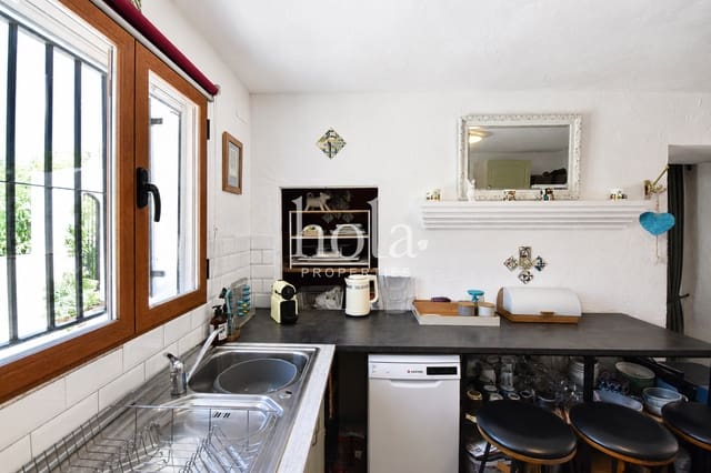 Casa de 4 habitaciones en Loja en venta con piscina - 290.000 € (Ref: 8085144)