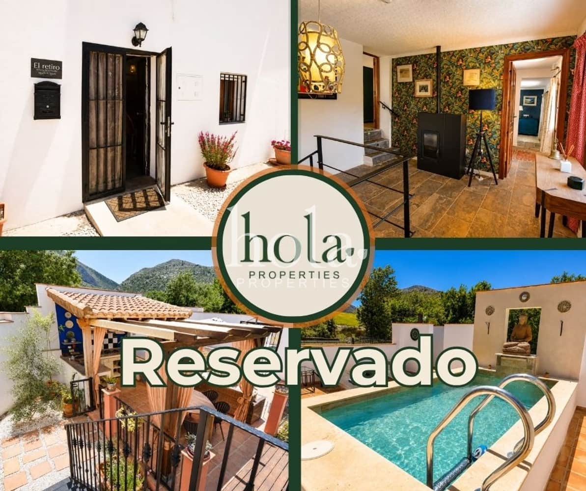 4 bedroom Townhouse for sale in Loja with pool - € 290,000 (Ref: 8085144)
