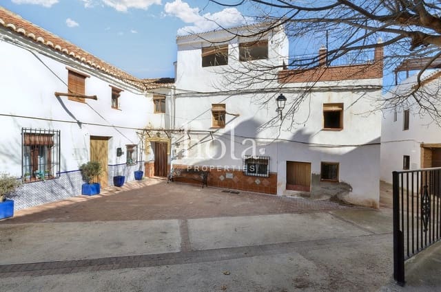 4 bedroom Townhouse for sale in Pinos del Valle, El Pinar - € 105,000 (Ref: 8098401)