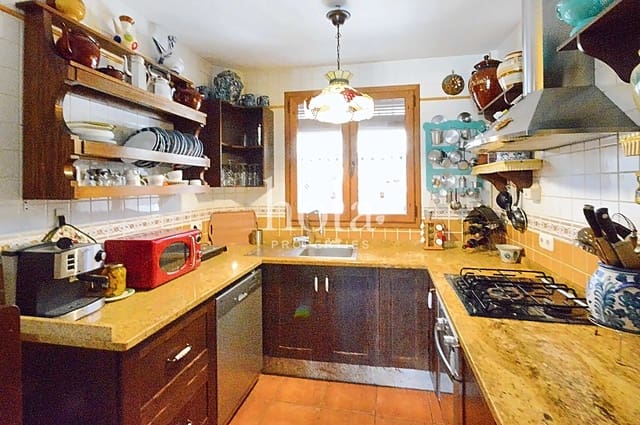 3 bedroom Townhouse for sale in Conchar, Villamena with pool - € 220,000 (Ref: 8321345)