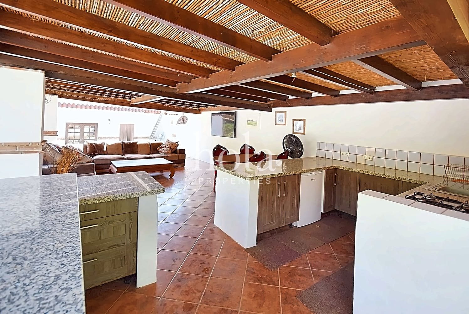 3 soveværelse Finca/Landehus til salg i Orgiva med swimmingpool - € 360.000 (Ref: 8353015)