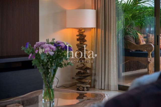 4 sypialnia Apartament na sprzedaż w Elviria, Marbella z basenem garażem - 960 000 € (Ref: 8364456)