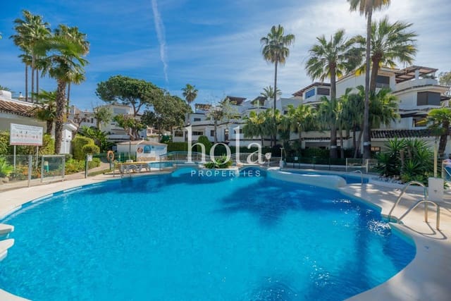 4 sypialnia Apartament na sprzedaż w Elviria, Marbella z basenem garażem - 960 000 € (Ref: 8364456)