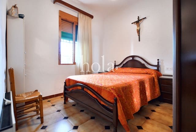 3 bedroom Apartment for sale in Lanjarón - € 50,000 (Ref: 8524674)