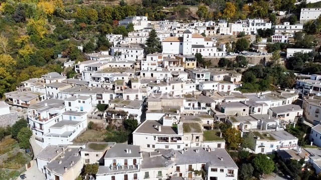 7 bedroom Townhouse for sale in Busquístar - € 260,000 (Ref: 8623208)