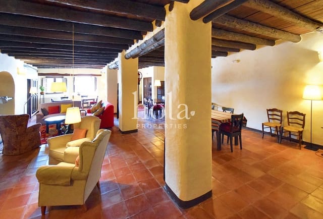 7 bedroom Townhouse for sale in Busquístar - € 260,000 (Ref: 8623208)